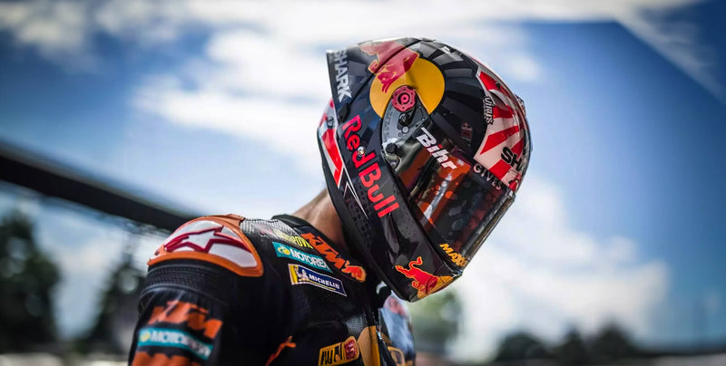 Replica Helmets: the legacy of champions on the road!