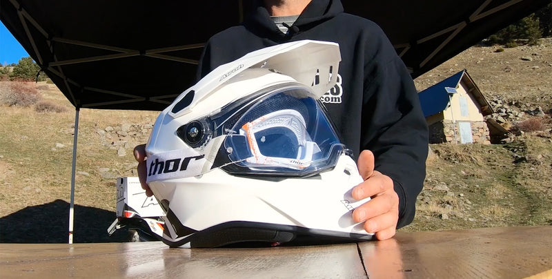 Der Adventure-Helm Airoh Commander von Raid2Roues!