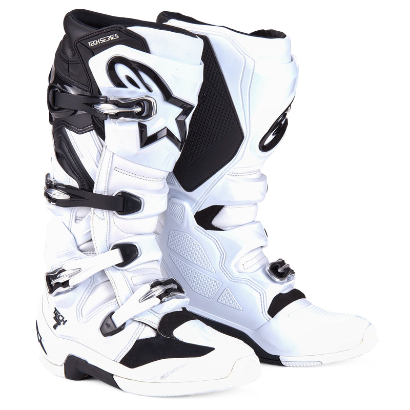 Tech 7 Black White