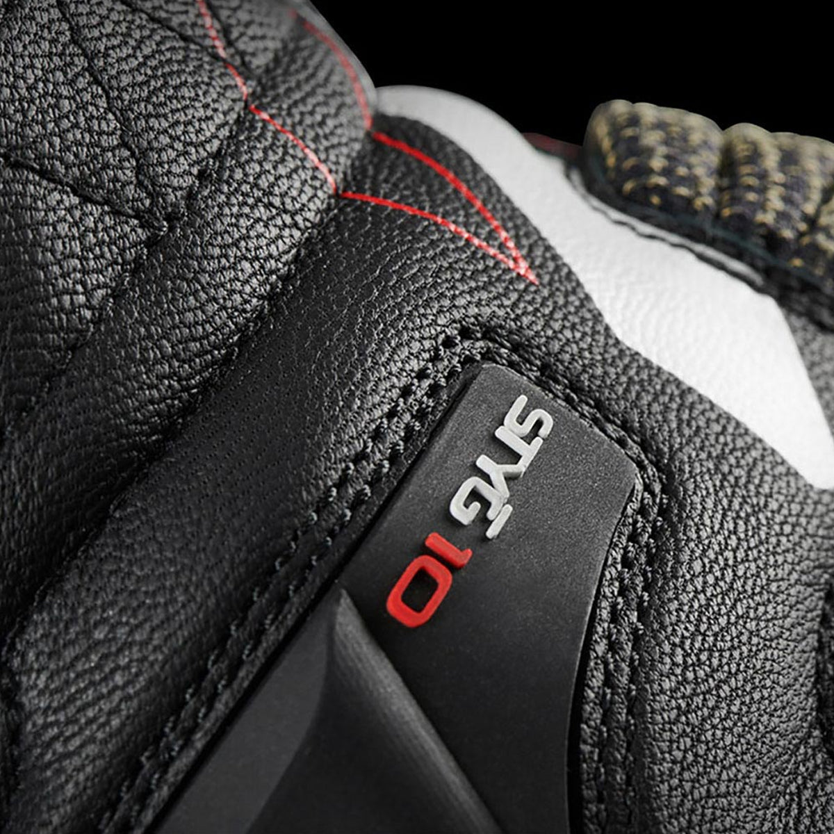 Styg 10 Black White Red