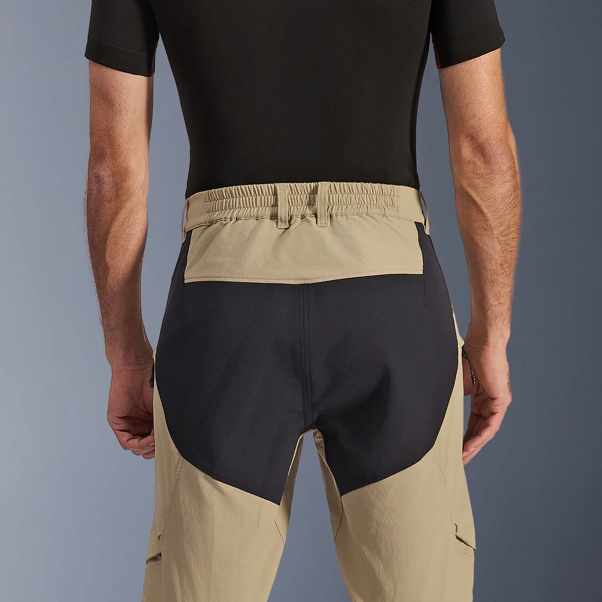 Explore Ast Pants Aluminium Black