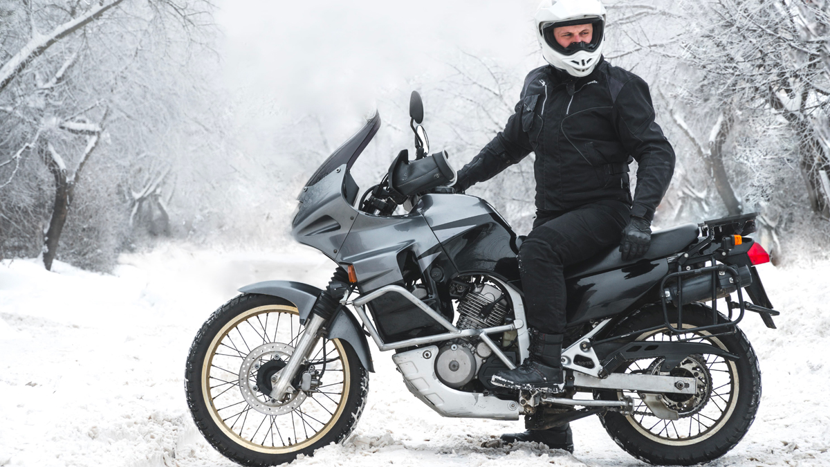 Bien s'équiper pour rouler à moto en hiver - Live Love Ride - Le