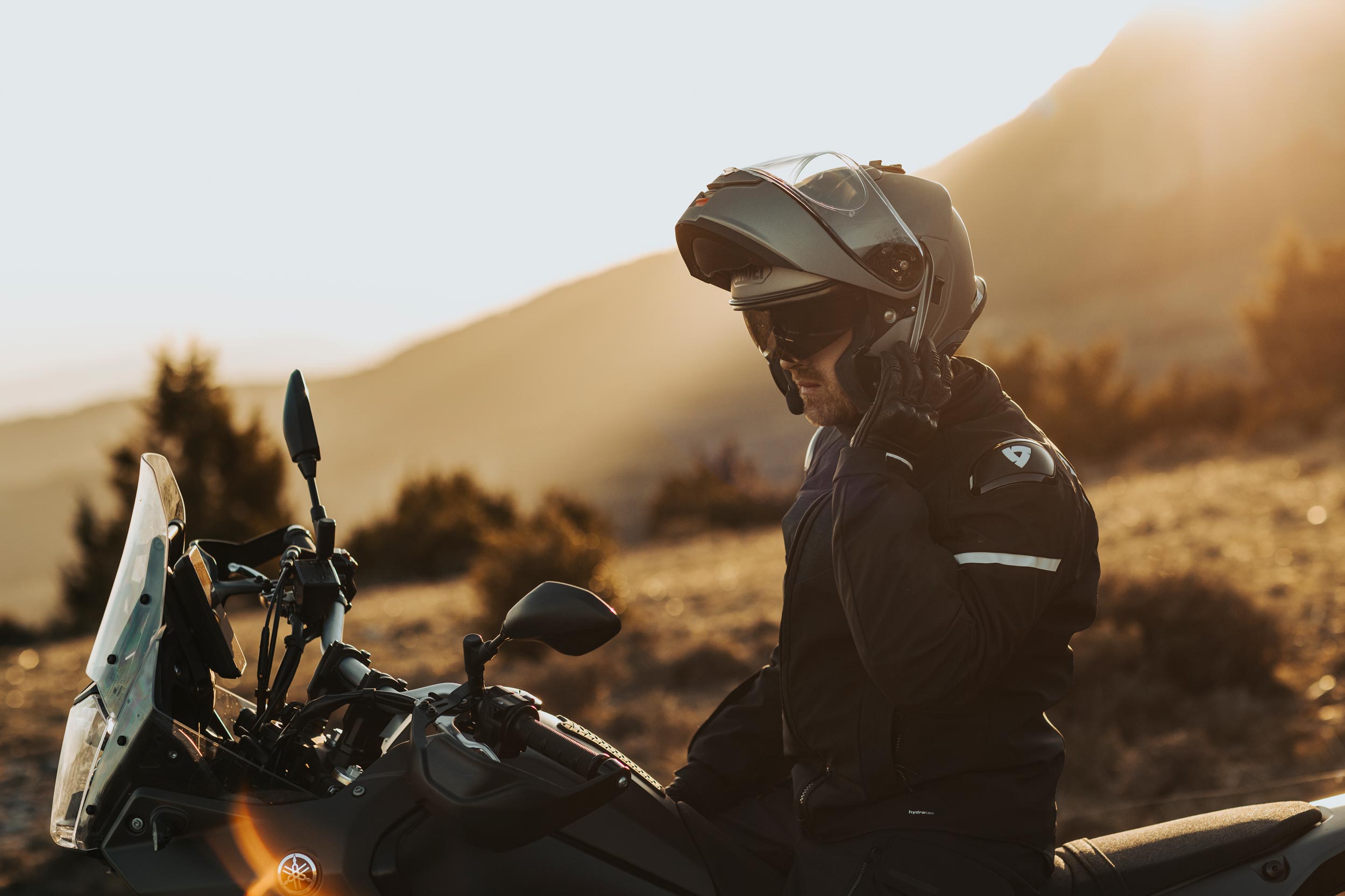 Blouson moto cuir ou textile, que choisir ? - Live Love Ride - Le blog  iCasque